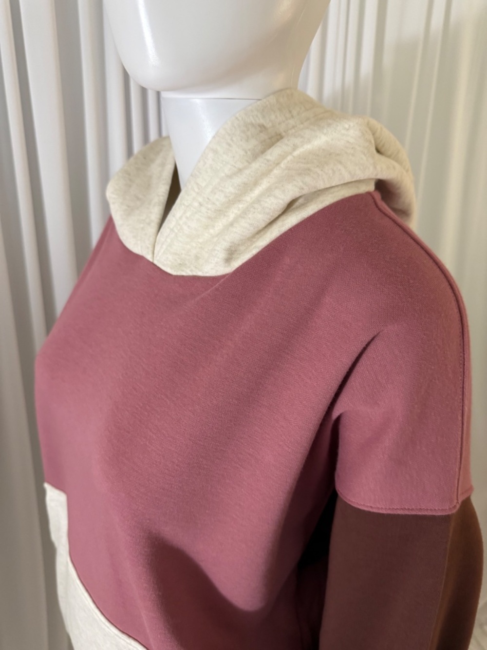 Fabletics Colorblock Pullover Hoodie Sweatshirt Mauve Brown Oatmeal Size XL NWOT - Picture 15 of 16